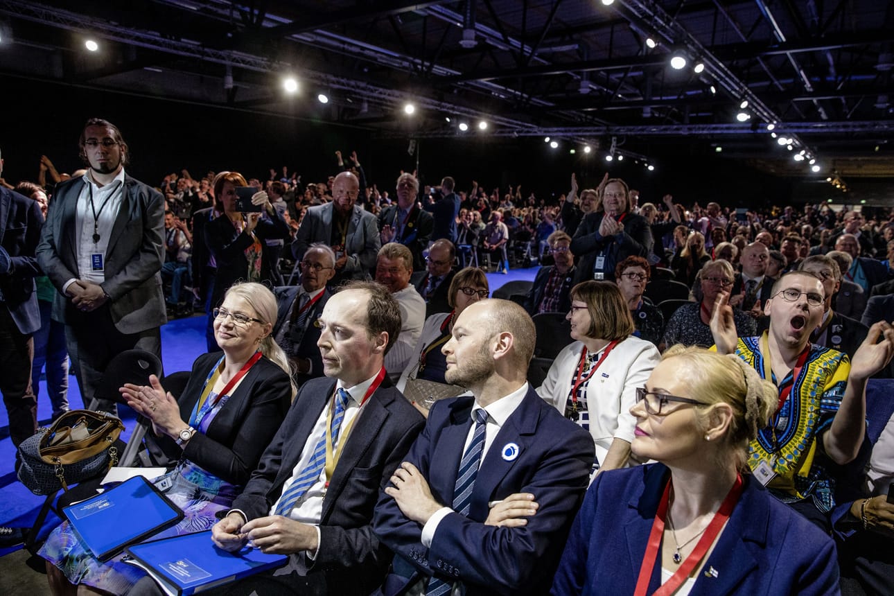 Perussuomalaiset jakautuivat sen jälkeen, kun Jussi Halla-aho valittiin puolueen puheenjohtajaksi.