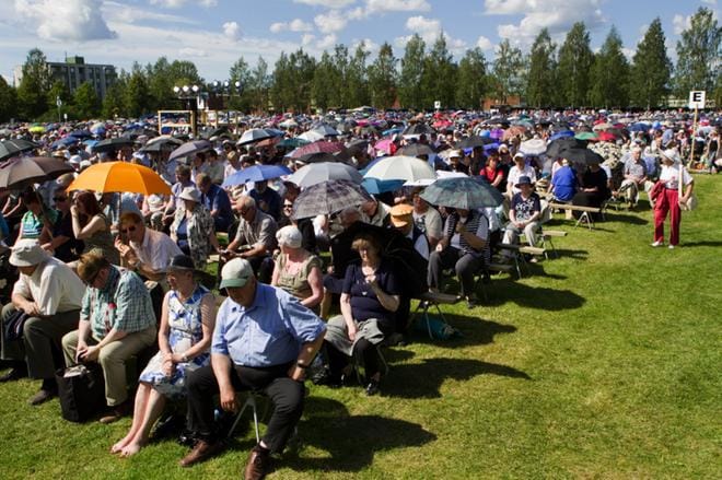 Herättäjäjuhlat on järjestetty vuodesta 1893 lähtien ja ainoastaan kaksi kertaa juhlat on jouduttu perumaan sotien takia. Kuva Lapuan herättäjäjuhlilta vuodelta 2014. Arkistokuva: Jussi Asu