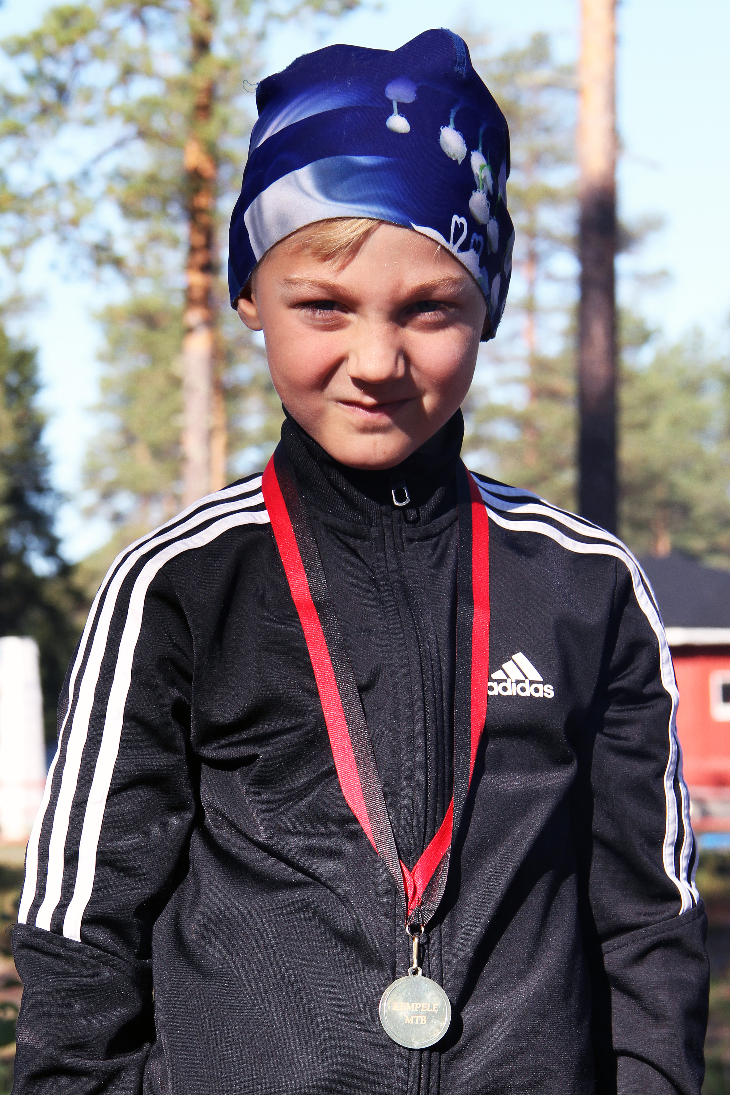Kempeleläinen Joonatan Tuomi  sanoo maastopyöräilyn olevan mukavaa.
