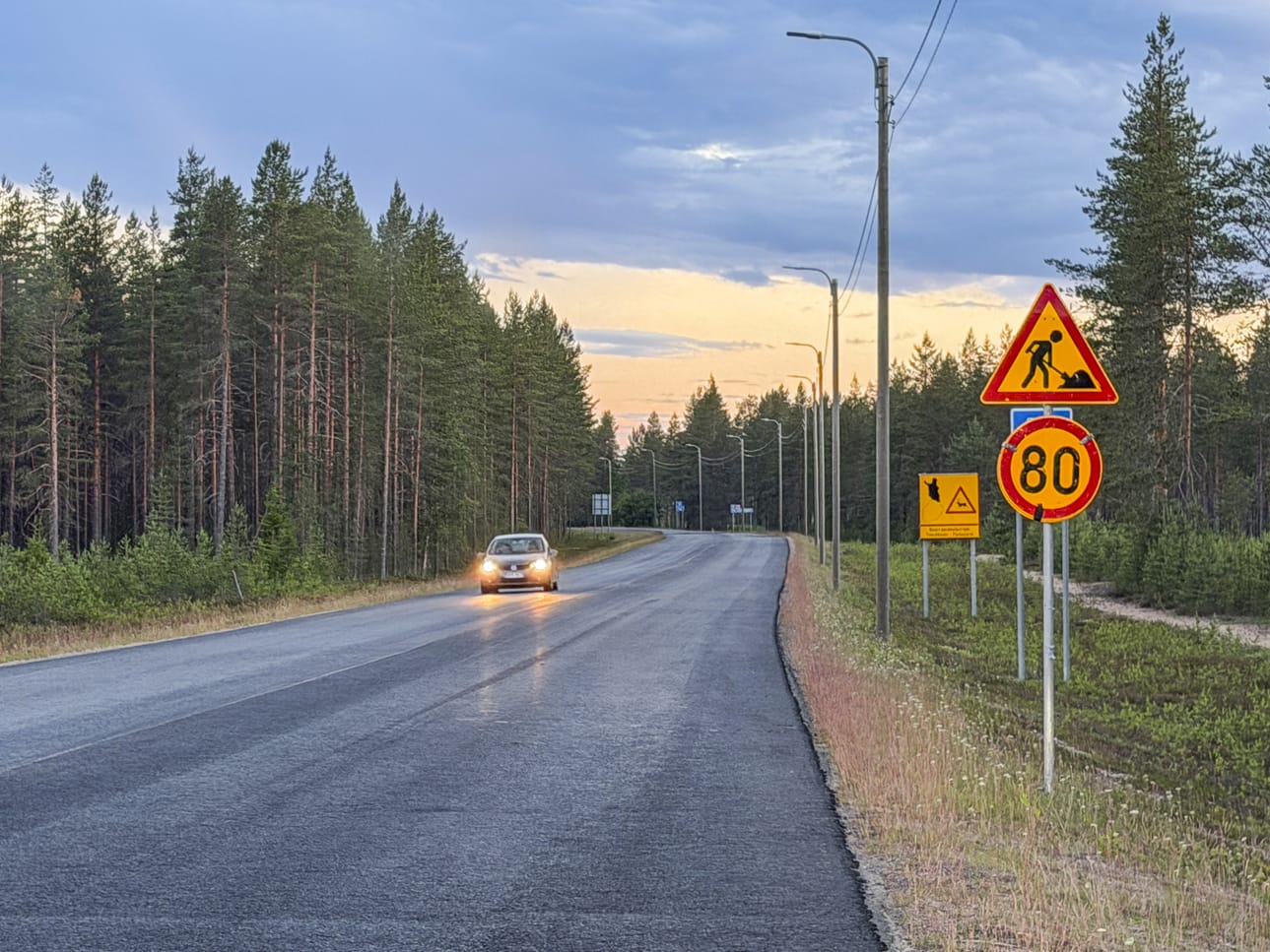 Kuusamonteillä valtatie 20 on päällystetty noin 12 kilometrin matka Korentokankaalta Syötteen tiehaaraan saakka.