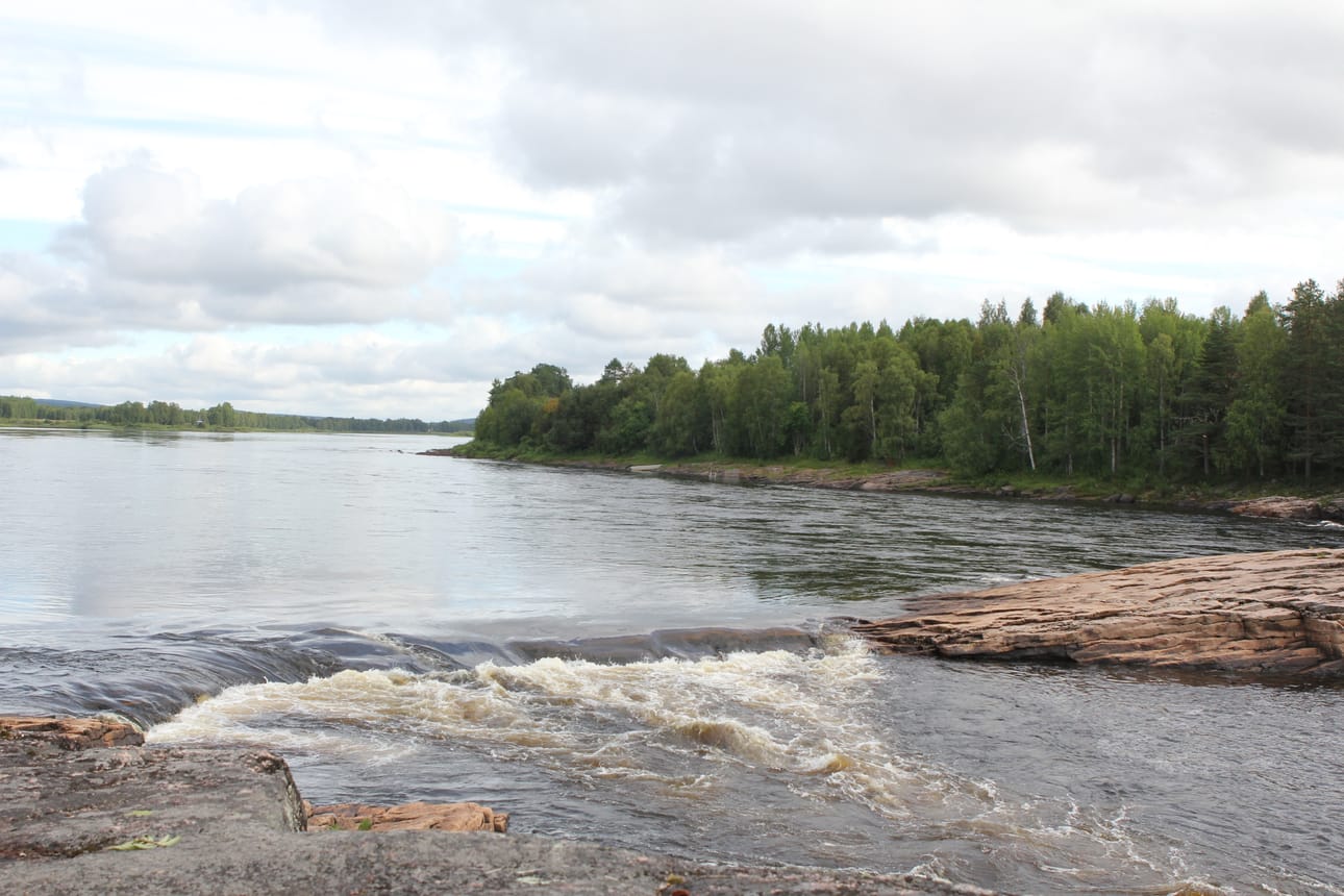 Kattilakoski on suosittu kalastuspaikka.