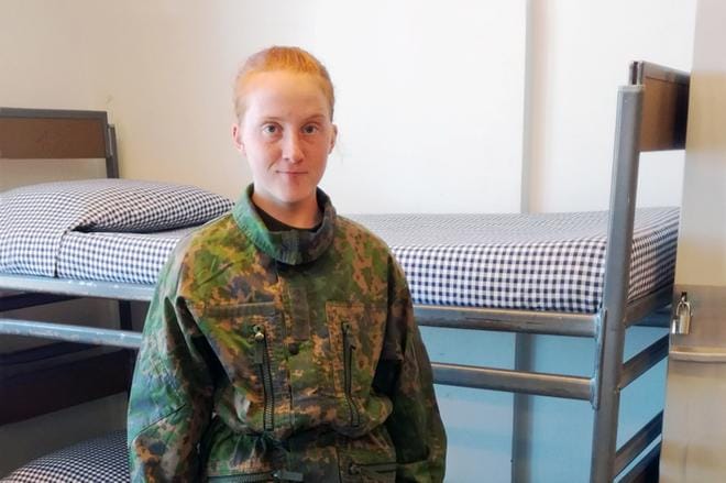 Kauhavalaisen Essi Peltoluhdan yksikkö on Kajaanissa toisessa tuliasemapatterissa. KUVA: PÄIVI PELTOLUHTA