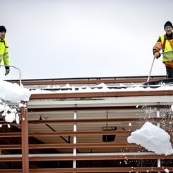 Moni katto kestää yli metrin kerroksen lunta – Siikajoen mittauspisteellä lumi on ollut näissä korkeuksissa viimeksi vuonna 1969