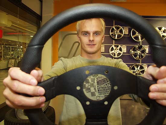 Suomussalmelainen Heikki Kovalainen tarttuu tulevalla F1-kaudella Renaultin rattiin.
