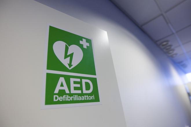 Kaikkiin Eepeen toimipisteisiin hankittu defibrillaattori 