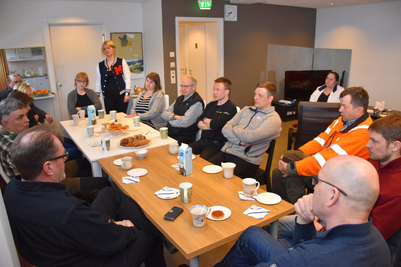 Posion yrittäjien aamukahvitilaisuuteen osallistui 15 henkeä.