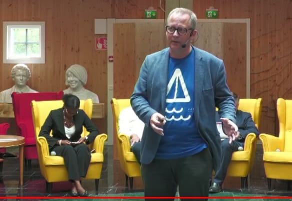 Tomas Häyry kertoi akkutehdasalueen tilanteesta Future Wasa Festivalilla.