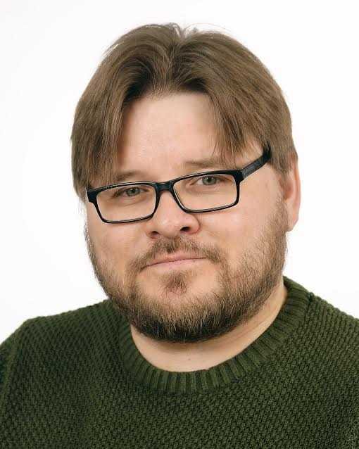 Mika Flöjt.