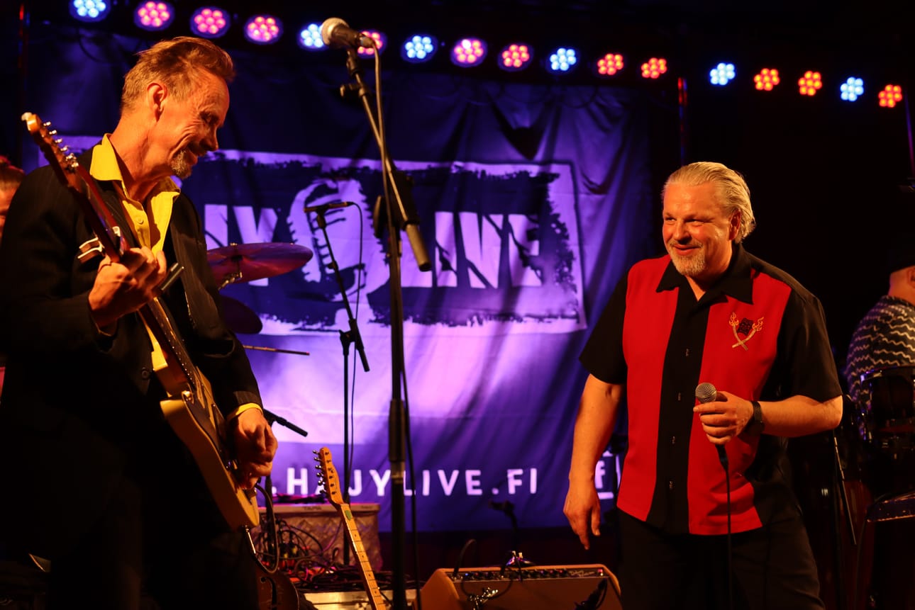 Micke & Lefty feat. Chef. kuuluu Puukkobluesin vakioesiintyjiin. Akustista trioa kuullaan myös ensi kesänä.