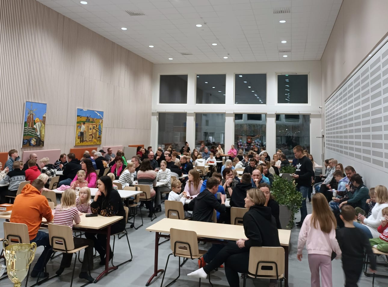 Noin 150 kisalaista osallistui yhtenäiskoululla järjestettyyn tilaisuuteen.
