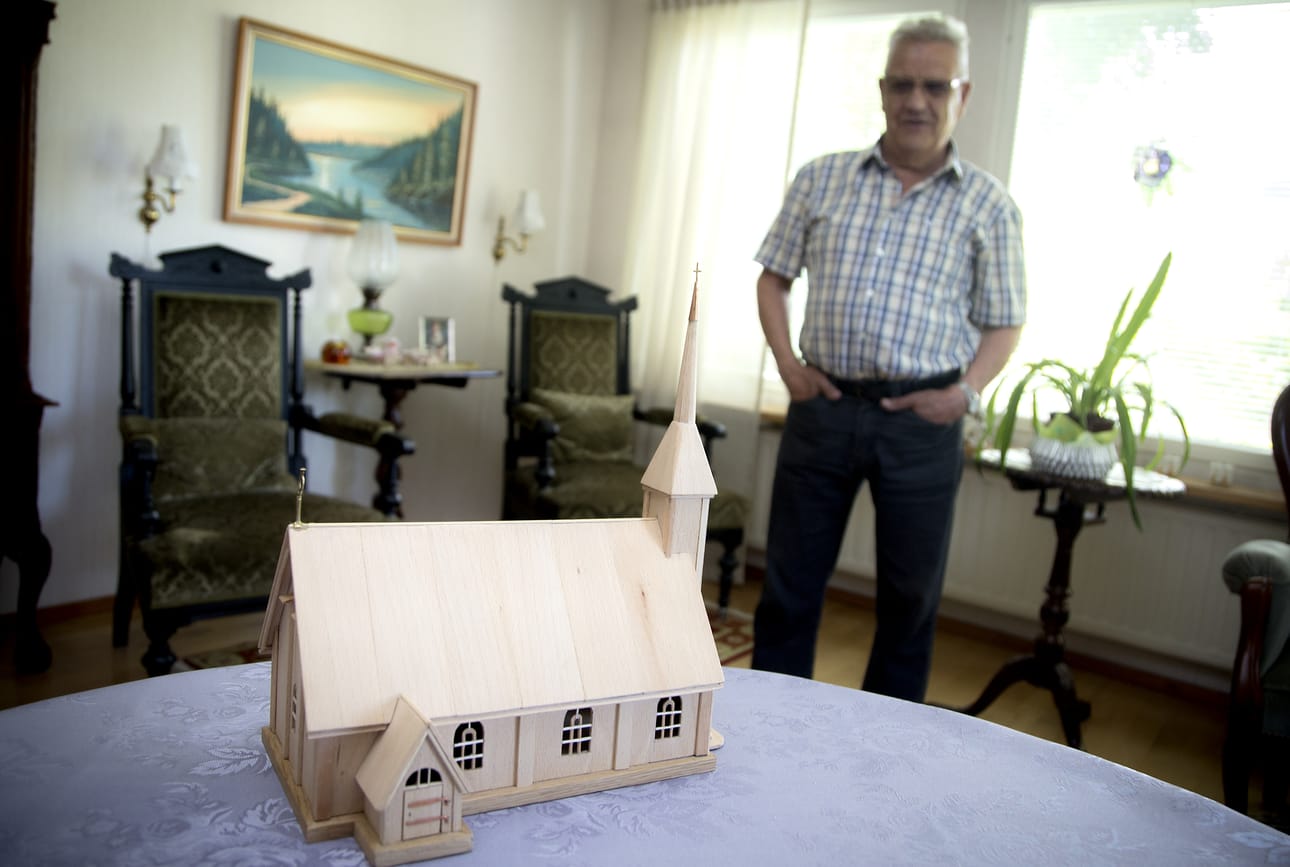 Kauko Holappa on rakentanut Raahen vanhan palaneen kirkon pienoismallin. Ei ole tosin täyttä varmuutta, miltä kirkko näytti tältä kulmalta, sillä kirkosta on kuvia vain toiselta puolelta.