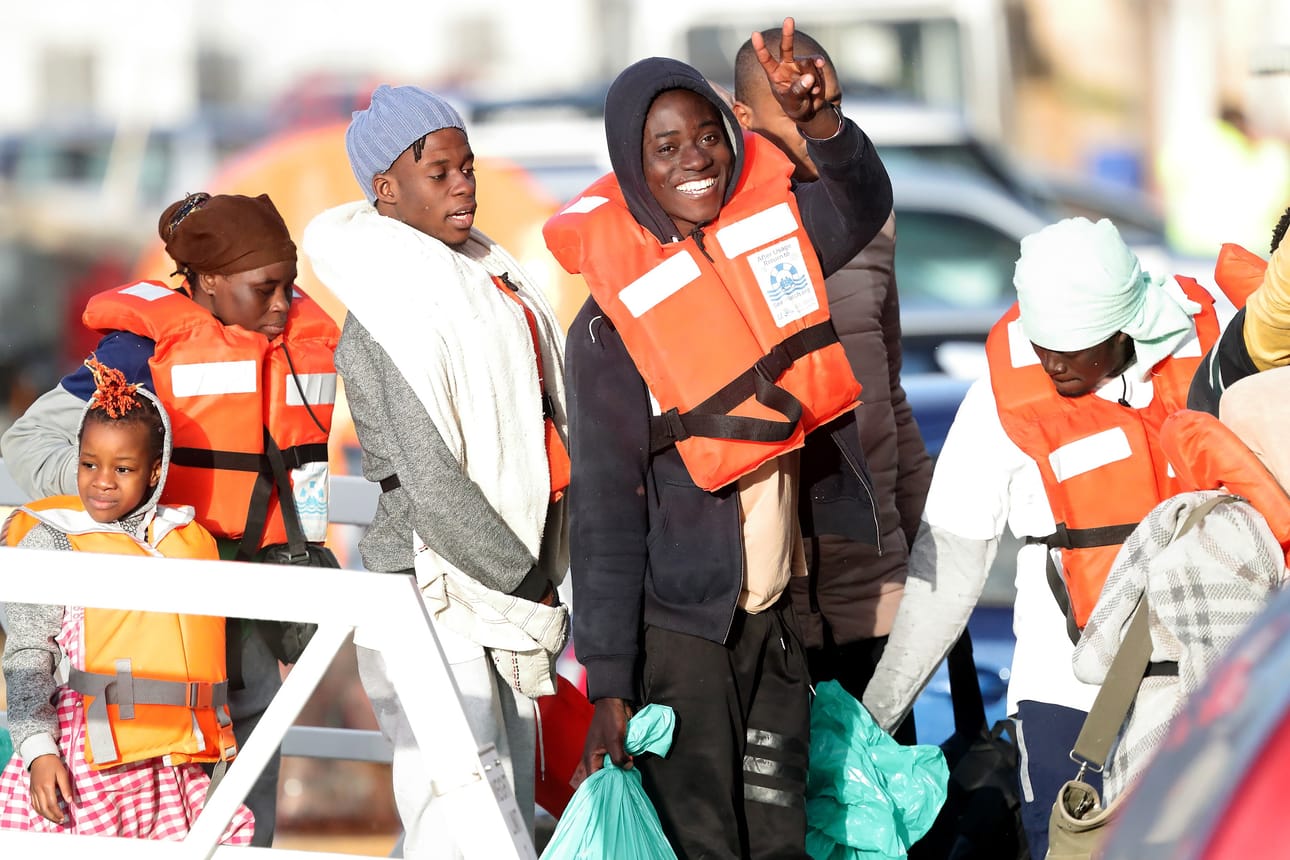 Saksalaisen avustusjärjestön Sea-Watch 3 alus toi ryhmän afrikkalaispakolaisia Maltan edustalle tammikuun alussa. 19 päivän odotuksen jälkeen heidät päästettiin maihin.