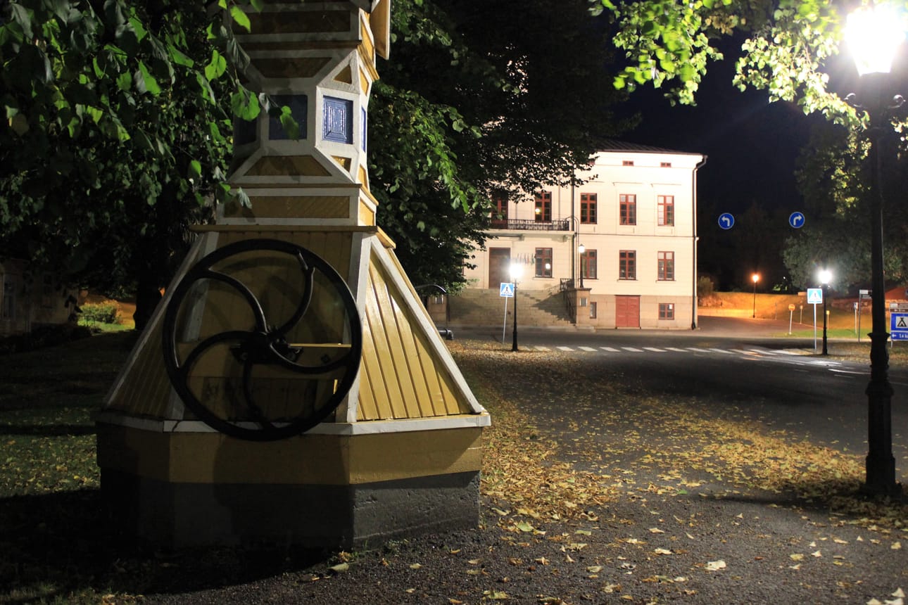 Raatihuoneella kokoontunut kaupunginhallitus haluaa tarkentaa kaasuputken sijoittamista.