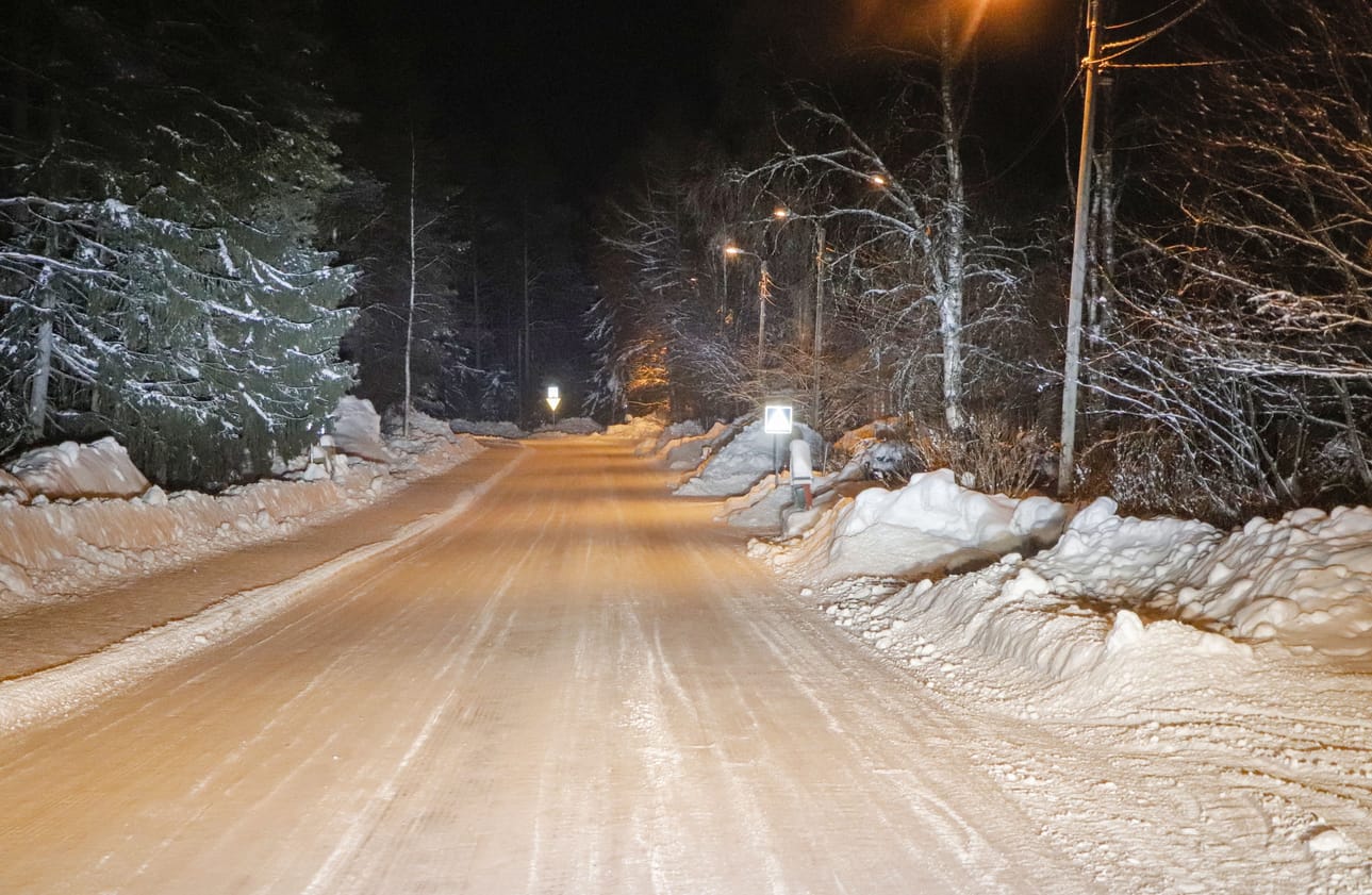 Tekstarin lähettäjä toivoisi kaupungin osallistuvan pihateiden avaamiseen.
