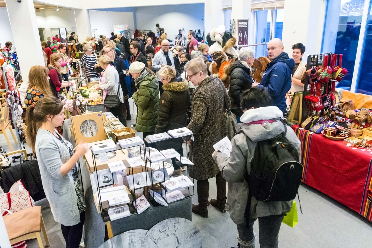 Jos joululahjat ovat vielä hankkimatta, kannattaa käydä pistäytymässä Lapin yliopiston Arktisen keskuksen järjestämillä markkinoilla 14.-16.12. Tänä vuonna myyjiä on tulossa 80.