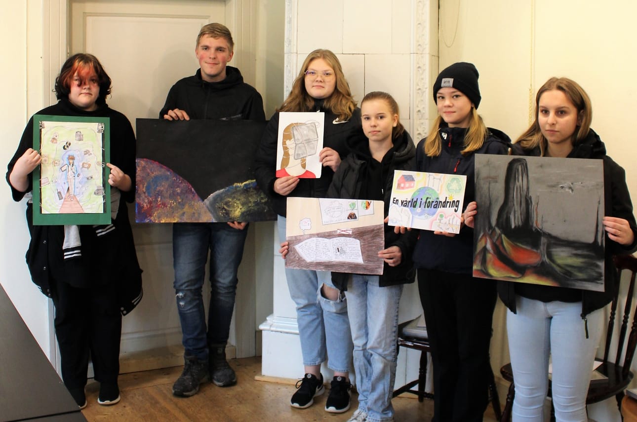 Kilpailussa oli mukana Kristiinan suomen- ja ruotsinkielisten koulujen oppilaita. Kuvassa Ida Käpylä (vas.), Rasmus Berglund, Mathilda Grankull, Trinity Sjöqvist, Tilda Sten ja Anabel Roopalu.