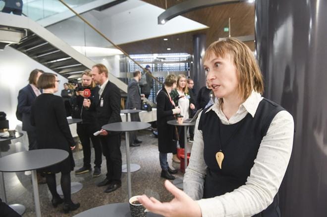 Kajaanilainen Silja Keränen on valtuuskunnan jäsen vihreiden naisten edustajana. Hän aikoi äänestää väliaikaiseksi puheenjohtajaksi Pekka Haavistoa. KUVA: Kimmo Brandt