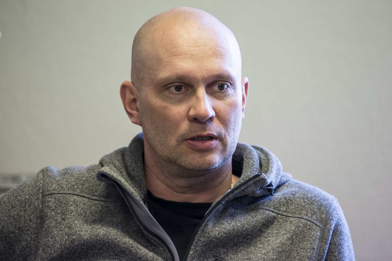 Antti Raappana ennakoi, että vahvimpiin juomiin siirtyminen näkyy myös A-klinikalla viimeistään kesällä.