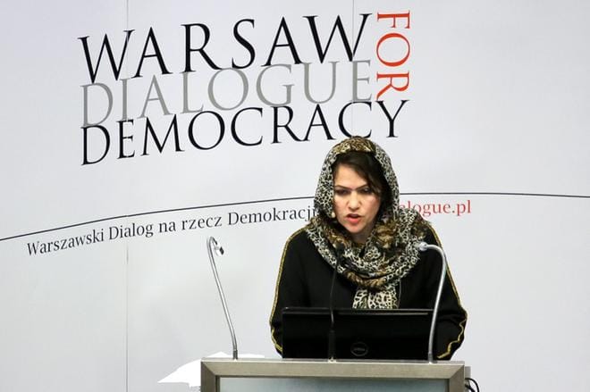 Fawzia Koofi osallistui Varsovassa pidetyn Demokratiadialogin paneeliin lokakuussa 2015 maansa parlamentin varapuheenjohtajana. Nyt hän on perustanut oman puolueen, koska häntä estettiin osallistumasta vaaleihin. KUVA: PAWEL SUPERNAK