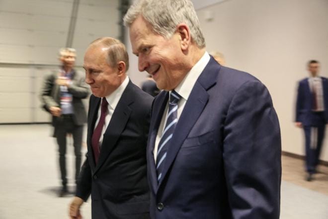 Presidentit Vladimir Putin ja Sauli Niinistö kutsuivat toisiaan Pietarissa etunimillä. KUVA: Katri Makkonen/Tasavallan presidentin kanslia