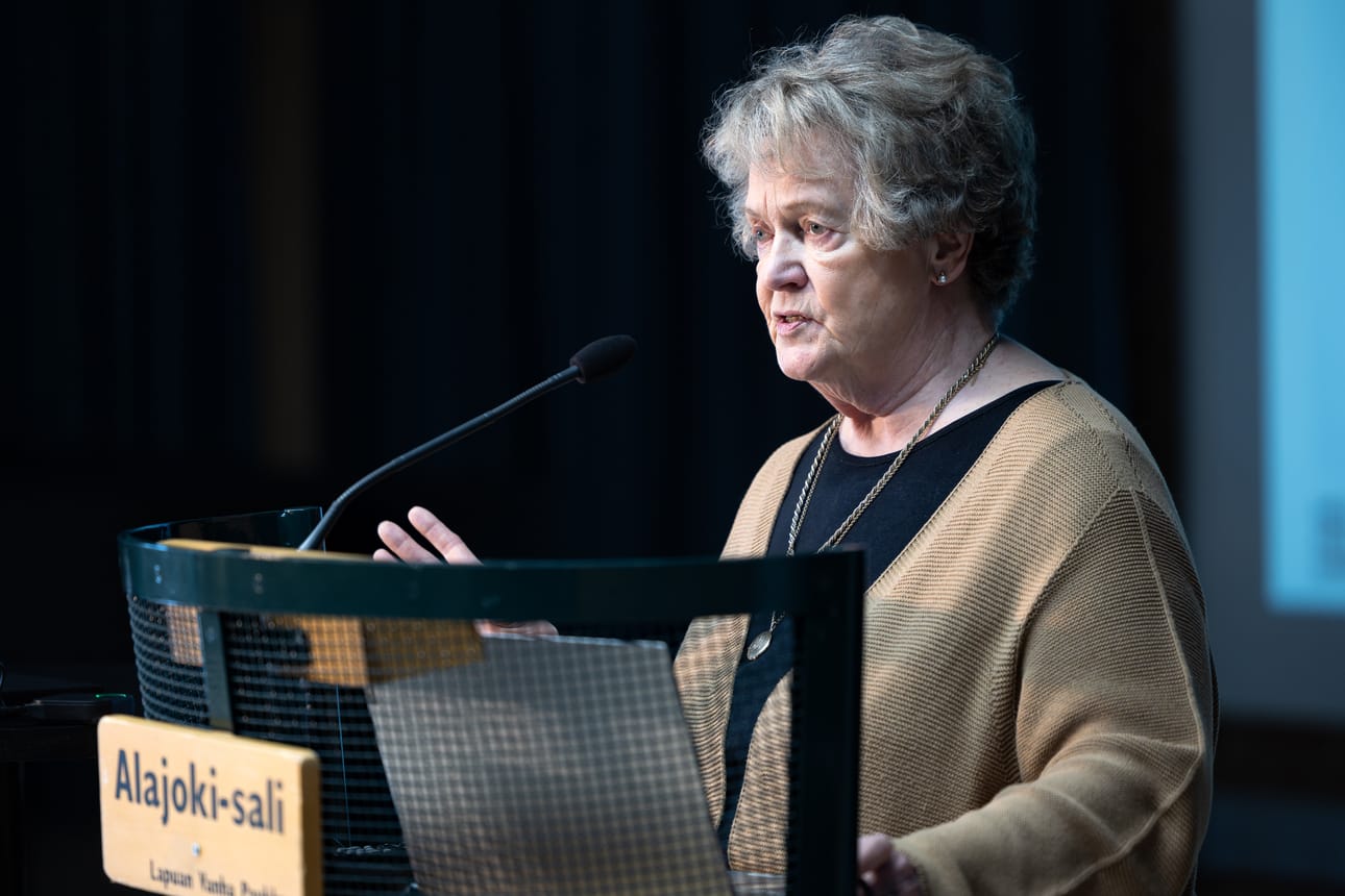 – Aivotutkimus on edennyt pitkälle ja tiedämme, että vaadimme lapsilta asioita, joihin heidän aivonsa eivät ole missään tapauksessa valmiit, toteaa tietokirjailija ja psykologian emeritaprofessori Liisa Keltikangas-Järvinen.