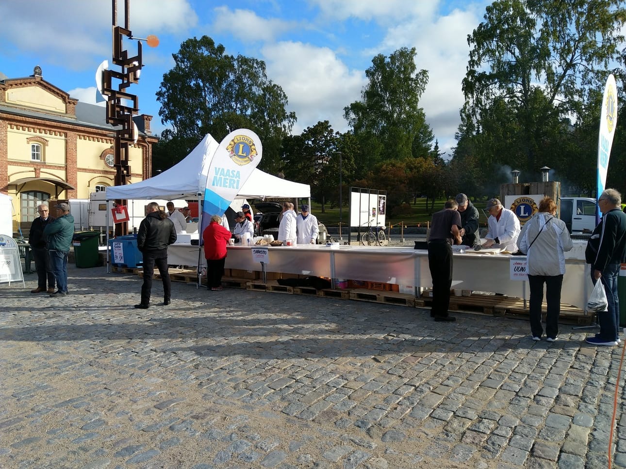 LC Vaasa Meri järjestää syksyisin Vaasan silakka- ja siikamarkkinat.