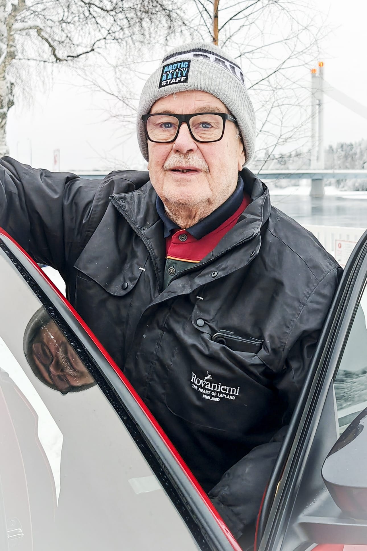 Moottoriurheilu on ollut osa Heikki Porasen elämää lapsesta asti. Vauhdin mukana hän ajautui rallin pariin, eikä se ole päästänyt otteestaan.
