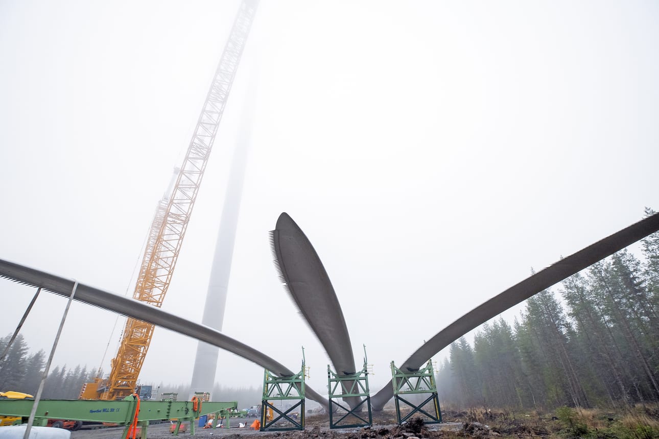 Karhunnevankankaan tuulivoimapuisto avattiin vuonna 2023. Kuvassa puiston rakennustöitä.