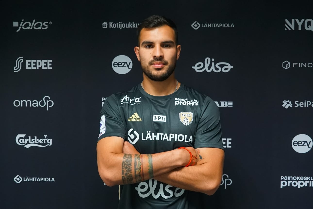 Josepablo Monreal on syntyisin Chilen Santiagosta.