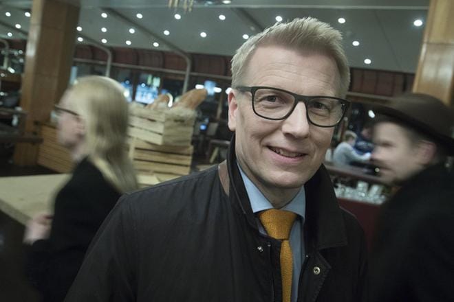 Asunto-, energia- ja ympäristöministeri Kimmo Tiilikaisen mukaan saavutettu sopu on vahva viesti käynnissä olevaan Bonnin ilmastokokoukseen. Kuva: Mauri Ratilainen / arkisto