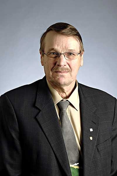 Nivalalainen kansanedustaja Pekka Vilkuna (kesk.).