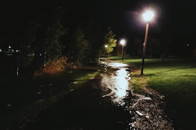 Laivapuistossa tulvi keskiviikkona illalla. Kuva: Niko Turpeinen