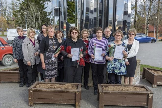 SPR:n Soinin osaston kevätkokouksen yhteydessä huomionosoituksia saivat Saara Kivikangas (ed. vas.), Leila Harju, Taru Mäkipelto ja Raakel Kantola. KUVAT: AARRE LÖYTÖMÄKI