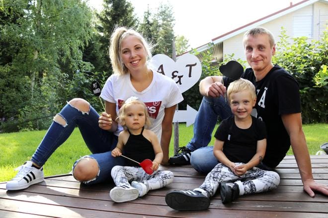 Anu, Tuomas, Neea ja Saku saavat huomenna yhteisen sukunimen. Kuva Virpi Kupiainen-Ämmälä