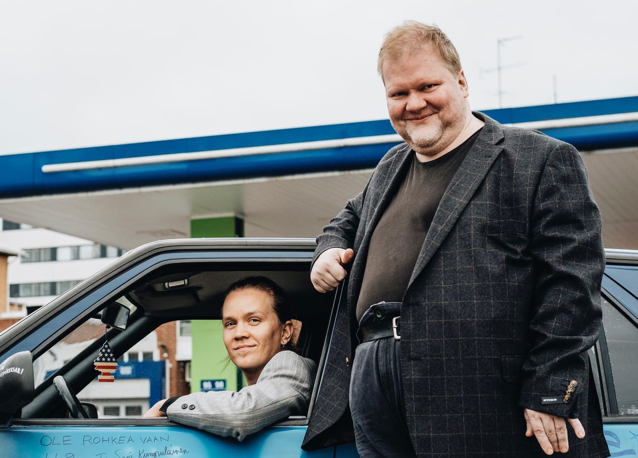 Sepi Kumpulainen (oik.) esiintyy duona Juha Saunalan kanssa.