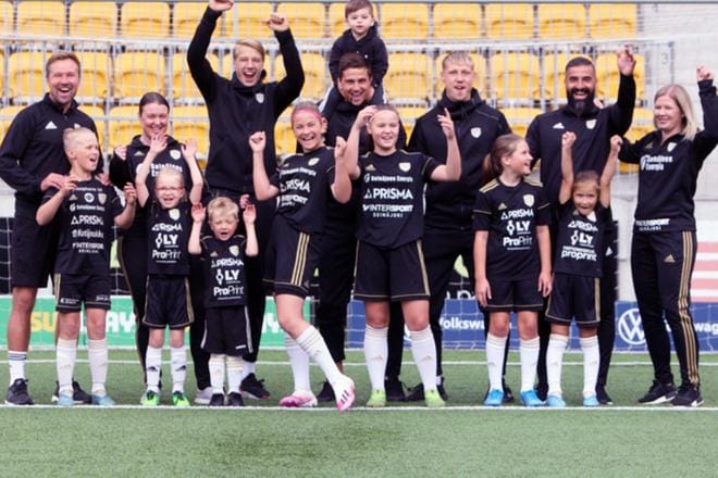 OmaSp Stadionilla halutaan juhlia tulevaisuudessa niin miesten kuin naisten joukkueita. KUVA: OLLI-MATTI MATIHALTI