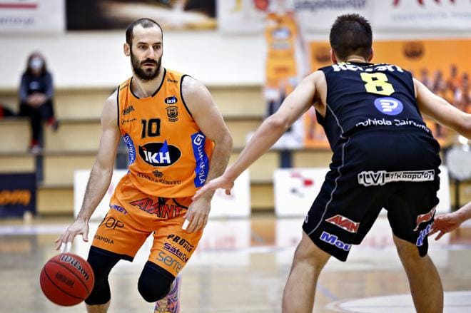 Karhun Bojan Sarcevic teki illan ottelussa 13 pistettä. ARKISTOKUVA: TOMI KOSONEN