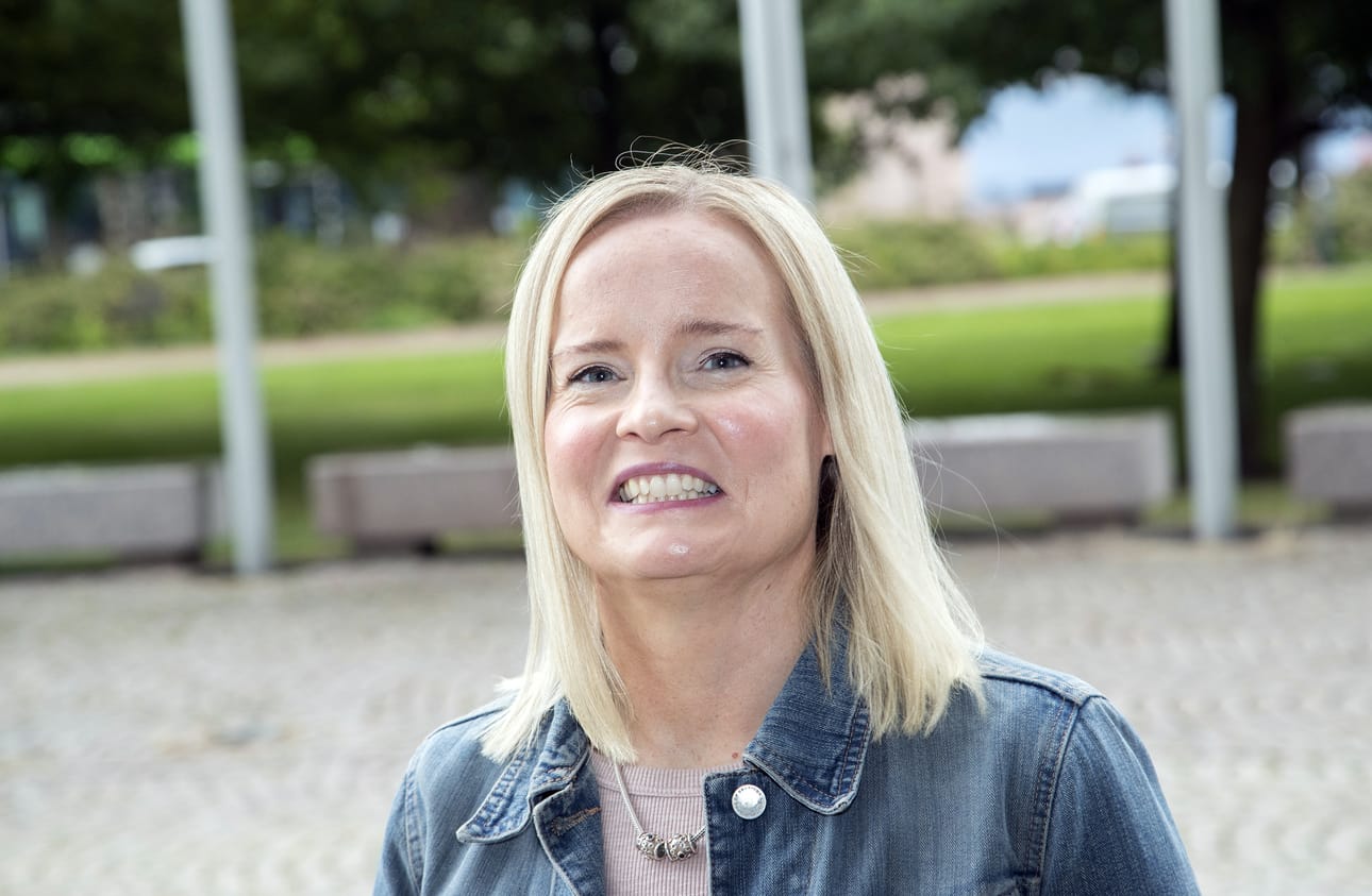 Riikka Purra on noussut perussuomalaisten johtoon vauhdilla. Hän on työskennellyt puolueen poliittisena avustajana vuodesta 2016 ja kansanedustajana vuodesta 2019. Torstaina Helsingissä hän kertoi asettuvansa puheenjohtajaehdokkaaksi.