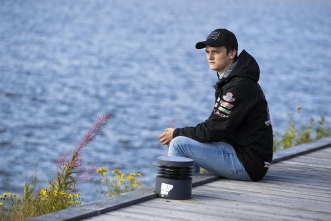 Vaasalainen Philip Miemois jahtaa ensimmäistä rata-autoilun Legends-luokan Suomen mestaruutta. Viikonloppuna ajetaan SM-pisteistä Kemoran Radalla Vetelissä. KUVA: JARNO PELLINEN