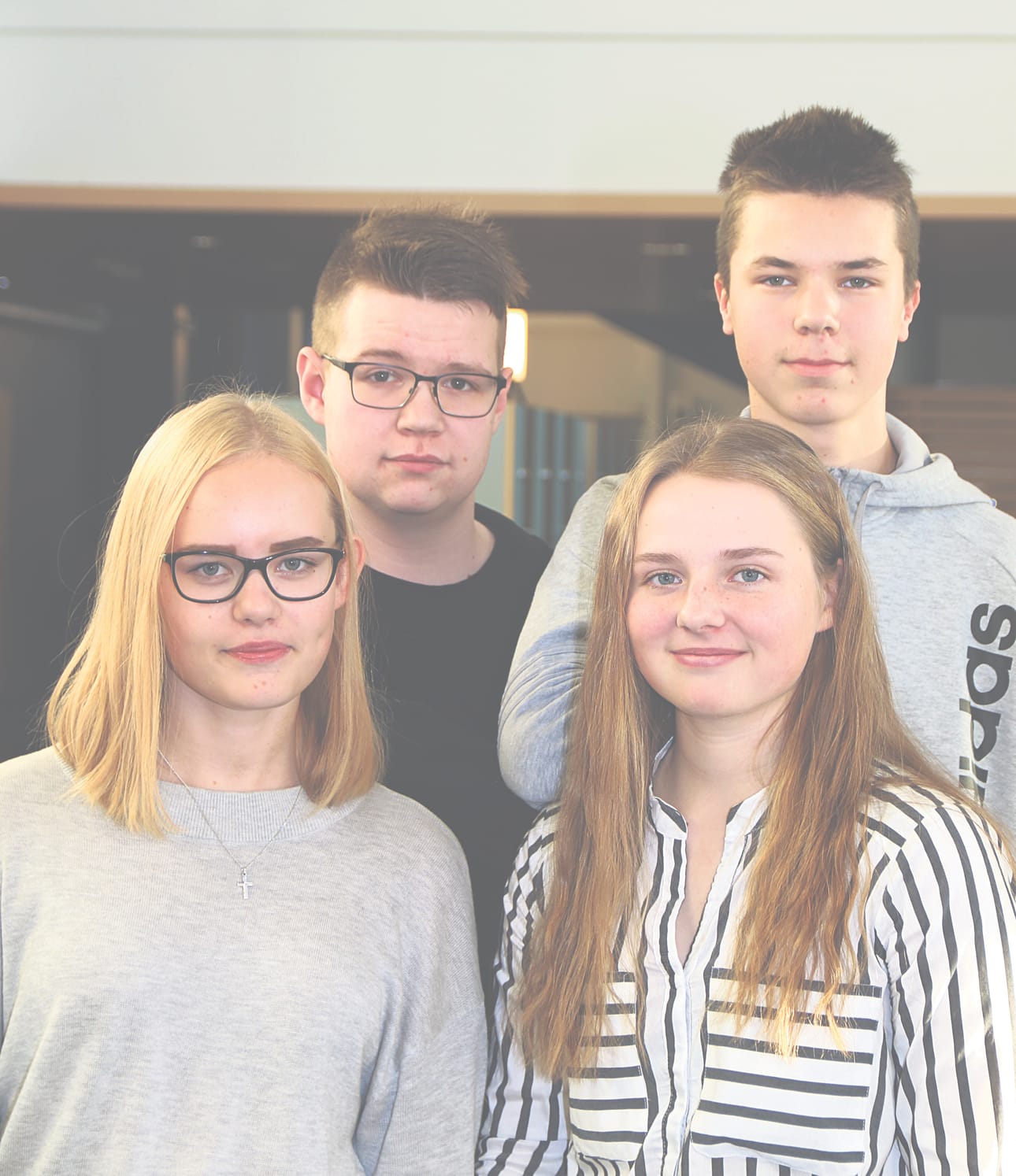 Tupoksen Pressiklubi jatkaa tuorein kasvoin. Edessä vasemmalta Helmi Turpeinen ja Kaisa Haverinen, takana vasemmalta Eetu Hamari ja Otso Keskinen.