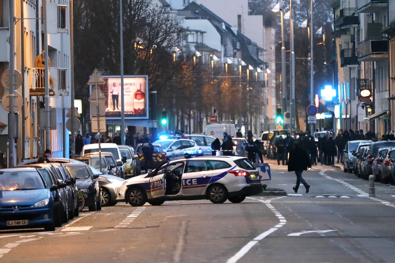 Viimeinen poliisin operaatio alkoi Strasbourgin keskustan eteläpuolella kello 22 Suomen aikaa ja johti epäillyn kuolemaan.