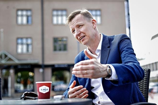 Seinäjoen kaupungin rahoitusjohtajalla Mika Itäsellä on ollut työntäyteinen aloitus virassaan. Ensi vuoden budjettia on työstetty taloudellisesti erittäin tiukassa tilanteessa.KUVA: JAAKKO ELENIUS