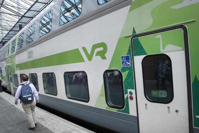 VR:n vaunut ja veturit aiotaan siirtää perustettavaan kalustoyhtiöön, josta liikenteen harjoittajat vuokraavat niitä käyttöönsä. Kuva: Mauri Ratilainen