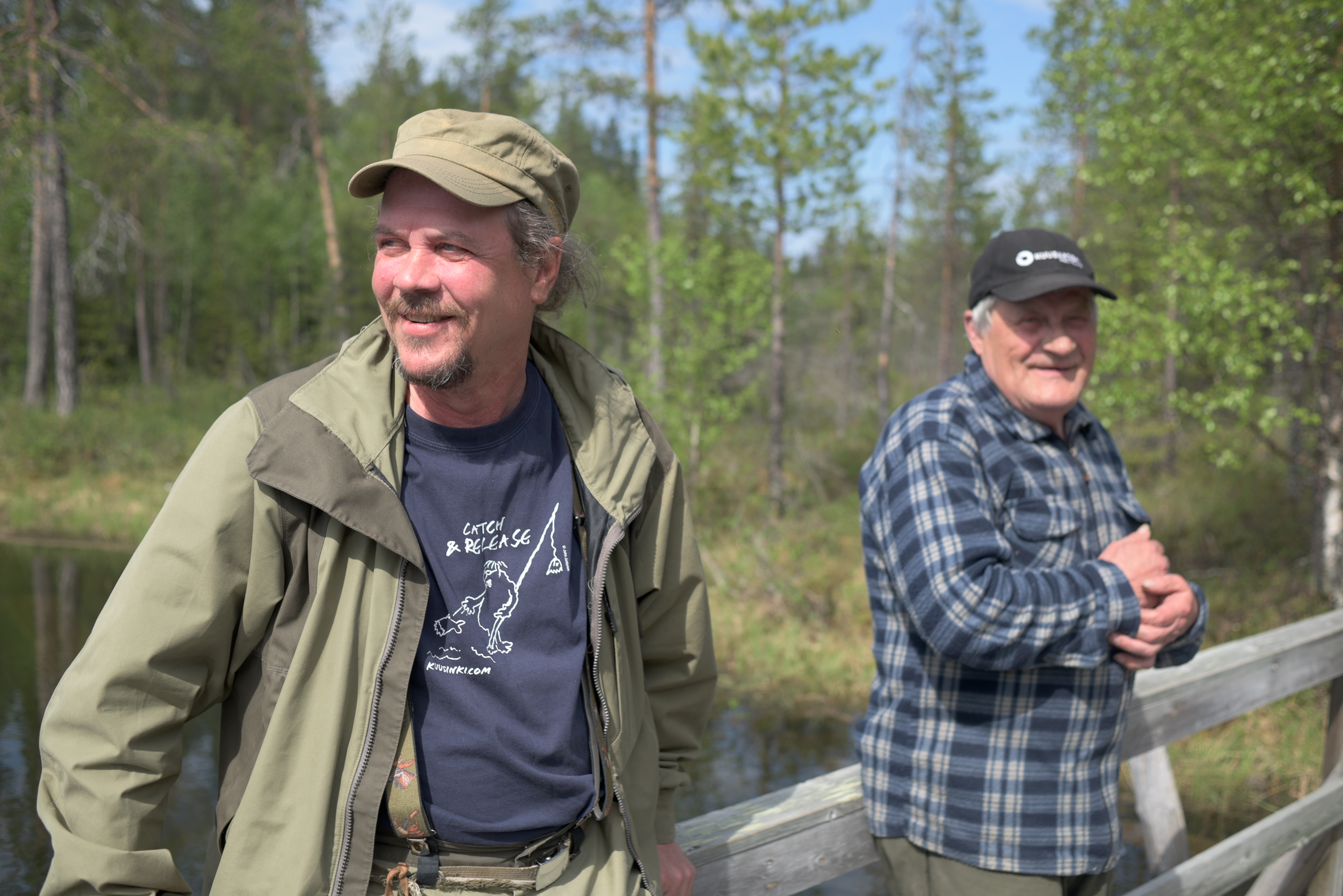 Jari Lifländer ja Voitto Palosaari tuntevat Kuusingin ottipaikat.
