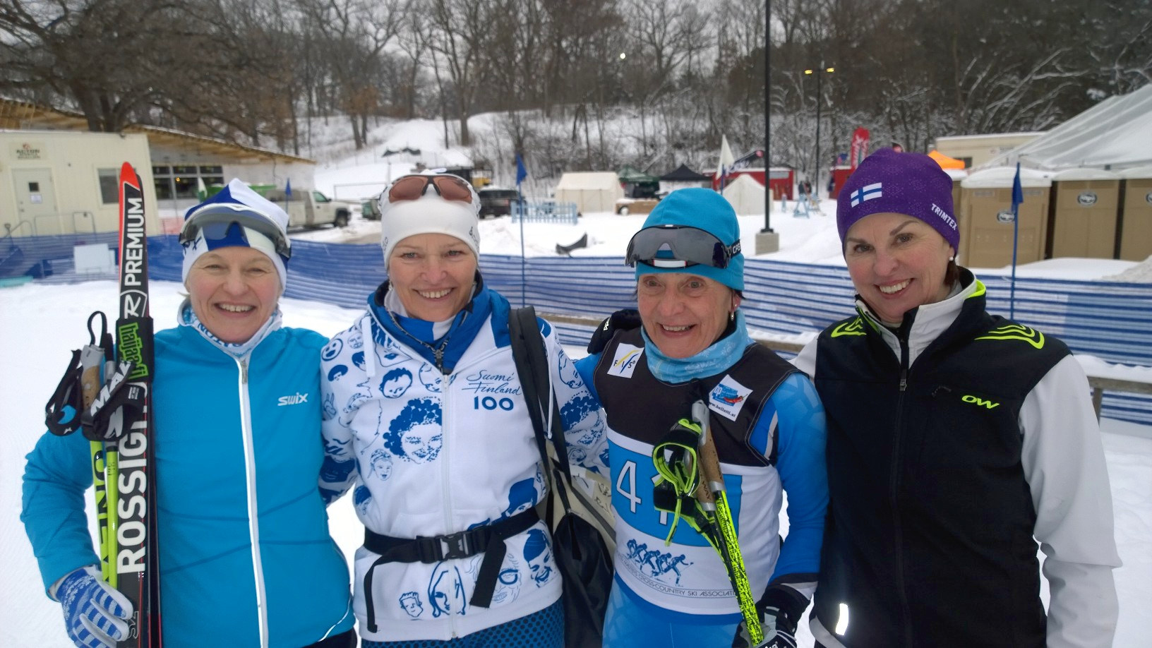 Marianne Niemi ( oik. ) hiihti toisen osuuden hopealle sijoittuneessa Suomen viestijoukkueessa. Joukkueeseen kuuluivat myös Aino Berg (vas. ), Merja Teräväinen ja Pirkko Laitinen.