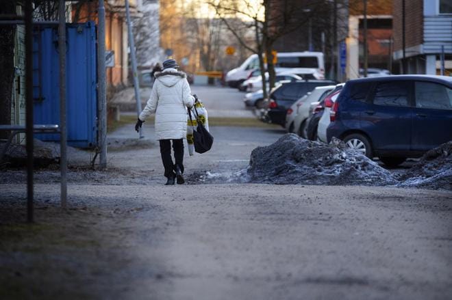 Hovioikeudenpuistikon, Vaasanpuistikon, Rantakadun ja Koulukadun rajaamassa korttelissa palokatu sai nimekseen Taiteilijankuja. Arkistokuva: Jarno Pellinen