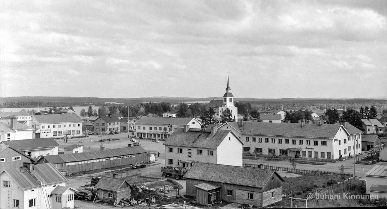 Kuusamon kirkonkylä 1950-luvun loppupuolella.