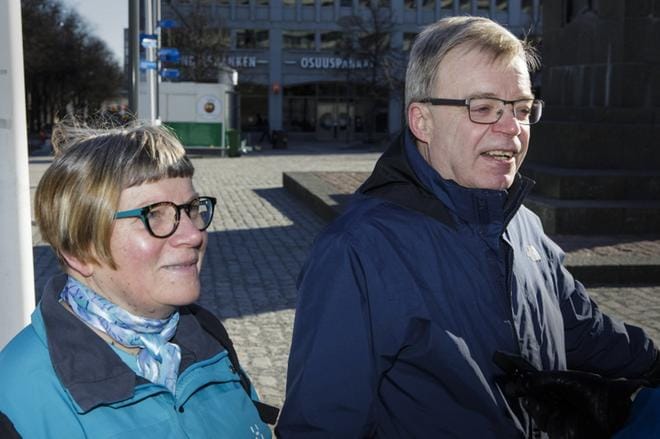 Ritva ja Tapani Hahtokari toivovat, että seuraavan neljän vuoden aikana Tesla saadaan Vaasaan.