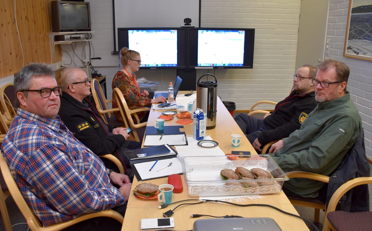 Posion reittimerkintöjen paikkoja kartoitettiin kunnanvirastolla projektisuunnittelija Sini Kestilän johdolla. Mukana tilaisuudessa olivat Kari Laurila (vas.), Veli Määttä, Ali Mattila ja Matti Keränen.