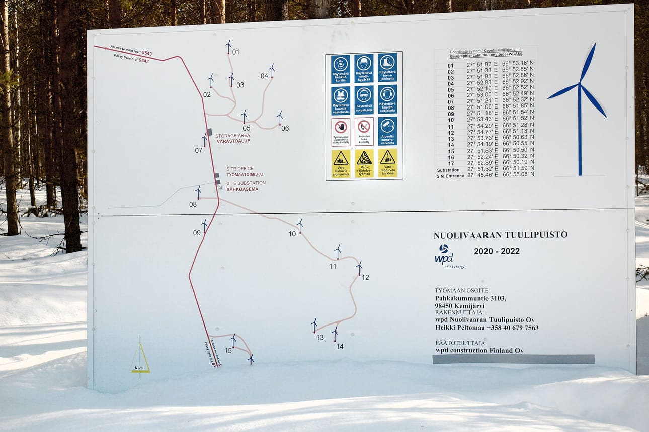 Kemijärven ensimmäinen tuulivoimapuisto on rakenteilla Nuolivaaraan. Sen voimalat ovat 250 metrin korkuisia. Lähin suurempi tie alueella on Kemijoen itäpuolta seuraileva Pahkakummuntie.